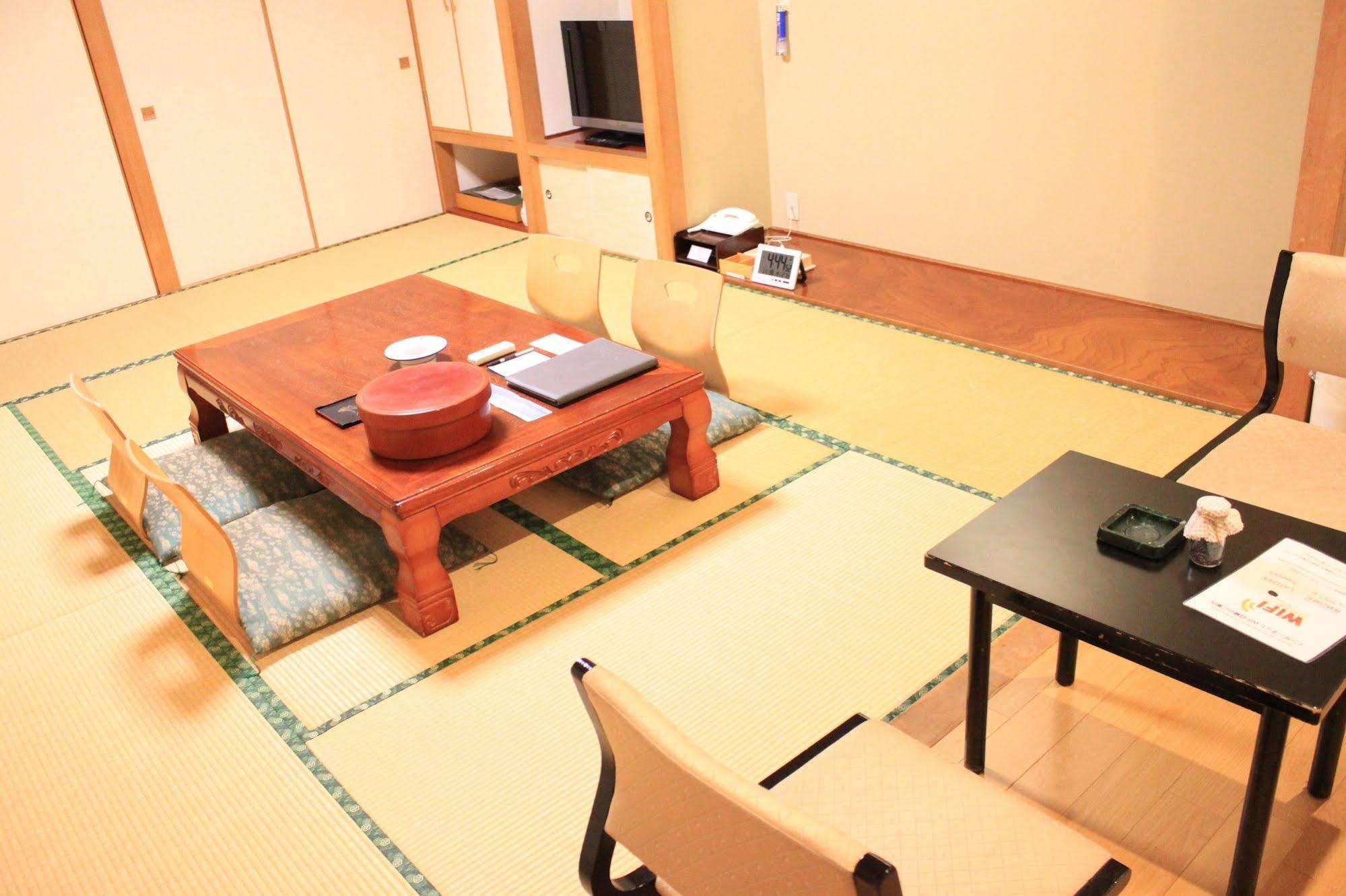 Furano La Terre Hotel Nakafurano Exterior foto